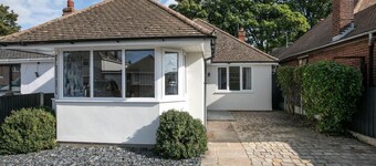 Family Bungalow with huge kitchen | Parking