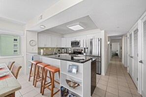 Fridge, microwave, oven, stovetop - Stunning Sunrise Pointe 6A - 4 Bedrooms - Oceanfront (North Myrtle Beach)