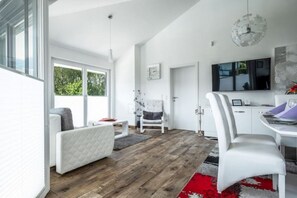 Smart TV - Luxurious penthouse apartment (Neu-Anif)