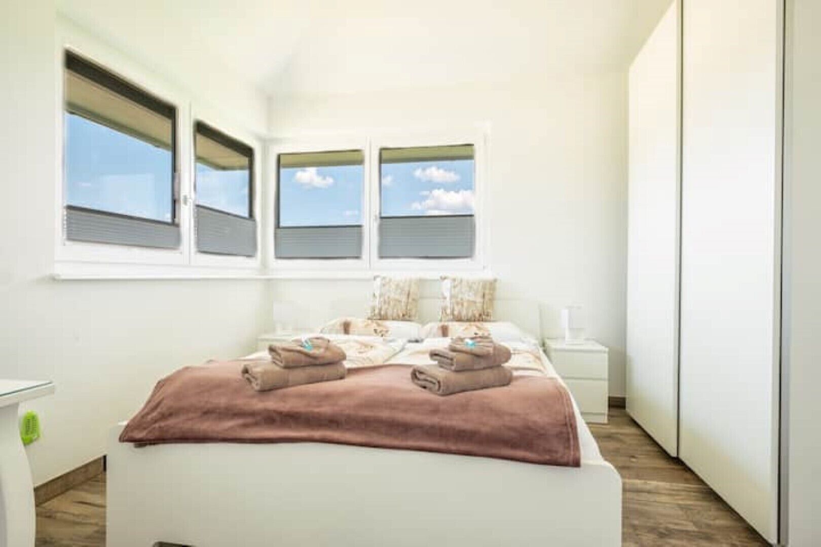 2 bedrooms, iron/ironing board, travel crib, free WiFi