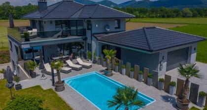 Modern basement apartment with use of pool