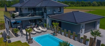 Modern basement apartment with use of pool