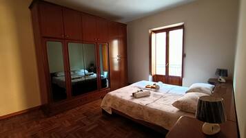 4 soveværelser, strygejern/strygebræt, sengetøj