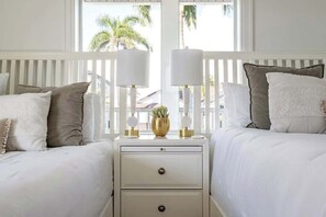 3 bedrooms, desk, iron/ironing board, travel crib - Gorgeous Waterfront Home; WALK to Beach and shops (Marco Island)