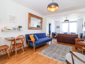 บริเวณนั่งเล่น