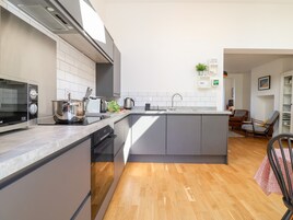 Fridge, dishwasher, electric kettle, toaster