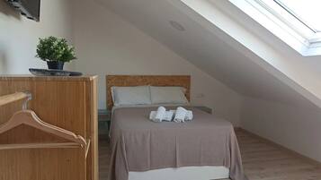 2 bedrooms, free WiFi, bed sheets