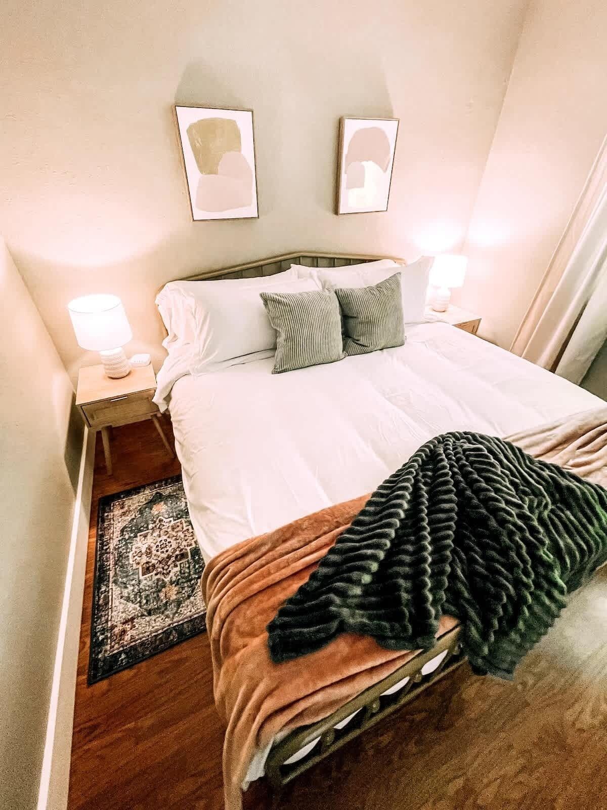 2 bedrooms, iron/ironing board