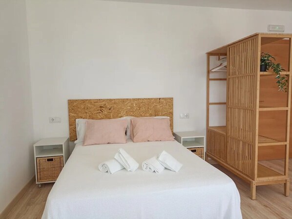 1 camera, Wi-Fi gratuito, lenzuola