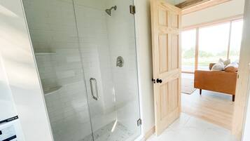 Dusche, Handtücher, Toilettenpapier
