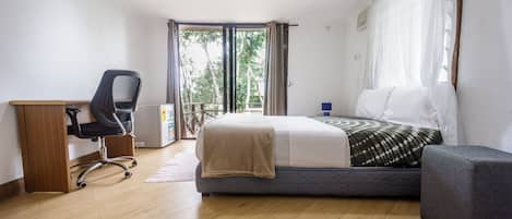 4 habitaciones, escritorio, wifi gratis y ropa de cama
