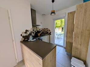 Kjøleskap, mikrobølgeovn, ovn og oppvaskmaskin