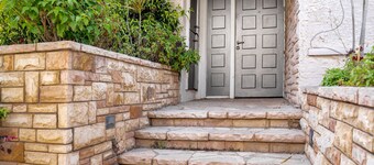 Spacious 4BD House w Pool in Hezliya