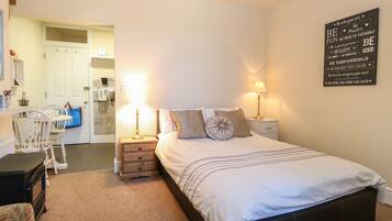 1 bedroom, individually decorated, individually furnished, free WiFi