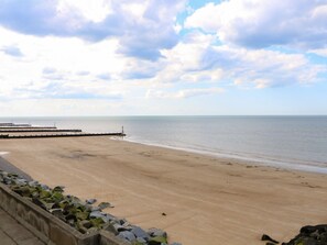 Beach nearby - The Studio (Sheringham)