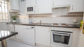 Frigorifero, microonde, forno, lavastoviglie