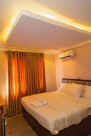 Soundproofing, iron/ironing board, free WiFi