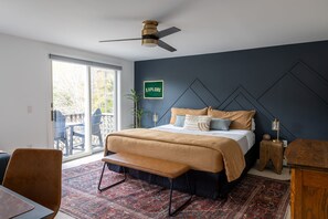 2 chambres, bureau, fer et planche à repasser, accès au Wi-Fi (inclus)