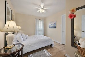 3 slaapkamers, een bureau, een strijkplank/strijkijzer, gratis wifi