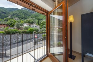 Miramonti | Premium bedding, pillowtop beds, individually decorated