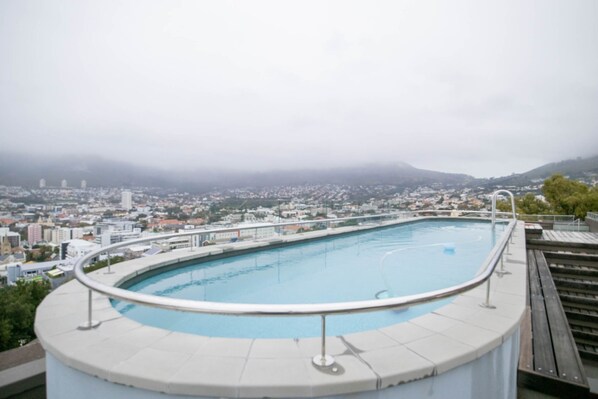 Piscina externa sazonal