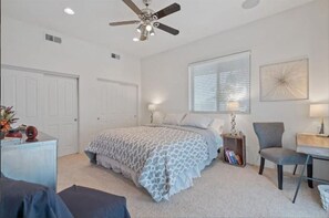 1 Schlafzimmer, Schreibtisch, WLAN