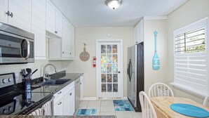 Unclassified image, 2 of 20, button - 4 bdrm/2 bath house & apartment (Fort Pierce)