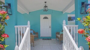 Unclassified image, 4 of 20, button - 4 bdrm/2 bath house & apartment (Fort Pierce)