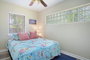 4 bedrooms, iron/ironing board, WiFi, bed sheets - 4 bdrm/2 bath house & apartment (Fort Pierce)
