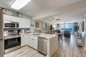 Refrigerador, microondas, horno y lavavajillas 