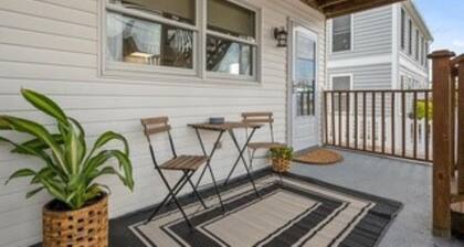 Immaculate 1 Bed/Bath Steps from the Beach in Midtown OCMD!