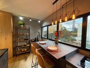 Studio | Dining - Studios Rebouças (São Paulo)