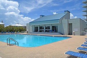 Pool - Gulf & Bay Views: Sleeps 6 in 3BR, 2BA Condo-TT3F (Pensacola Beach)