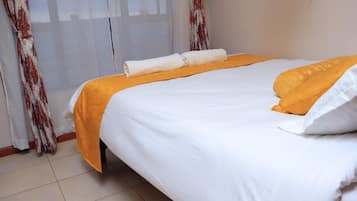 Estudio | Tabla de planchar con plancha, wifi gratis, ropa de cama