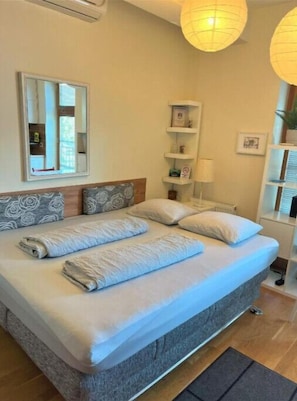 Desk, iron/ironing board, WiFi
