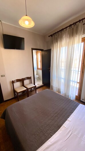 Desk, free WiFi, bed sheets - Umbria Green (Castiglione del Lago)
