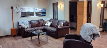 Smart TV. Suite Country Downtown #1 Cozy and Relaxing just mintues from Lake Frances