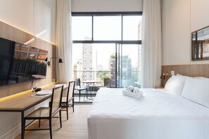 Studio | Iron/ironing board, free WiFi, bed sheets - Studios Oscar By You (São Paulo)