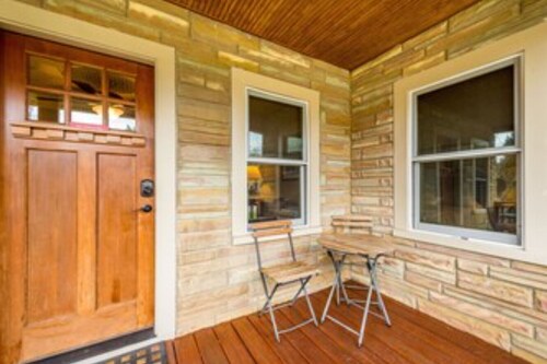 Bungalow totally remodeled and customized for your visit. 
