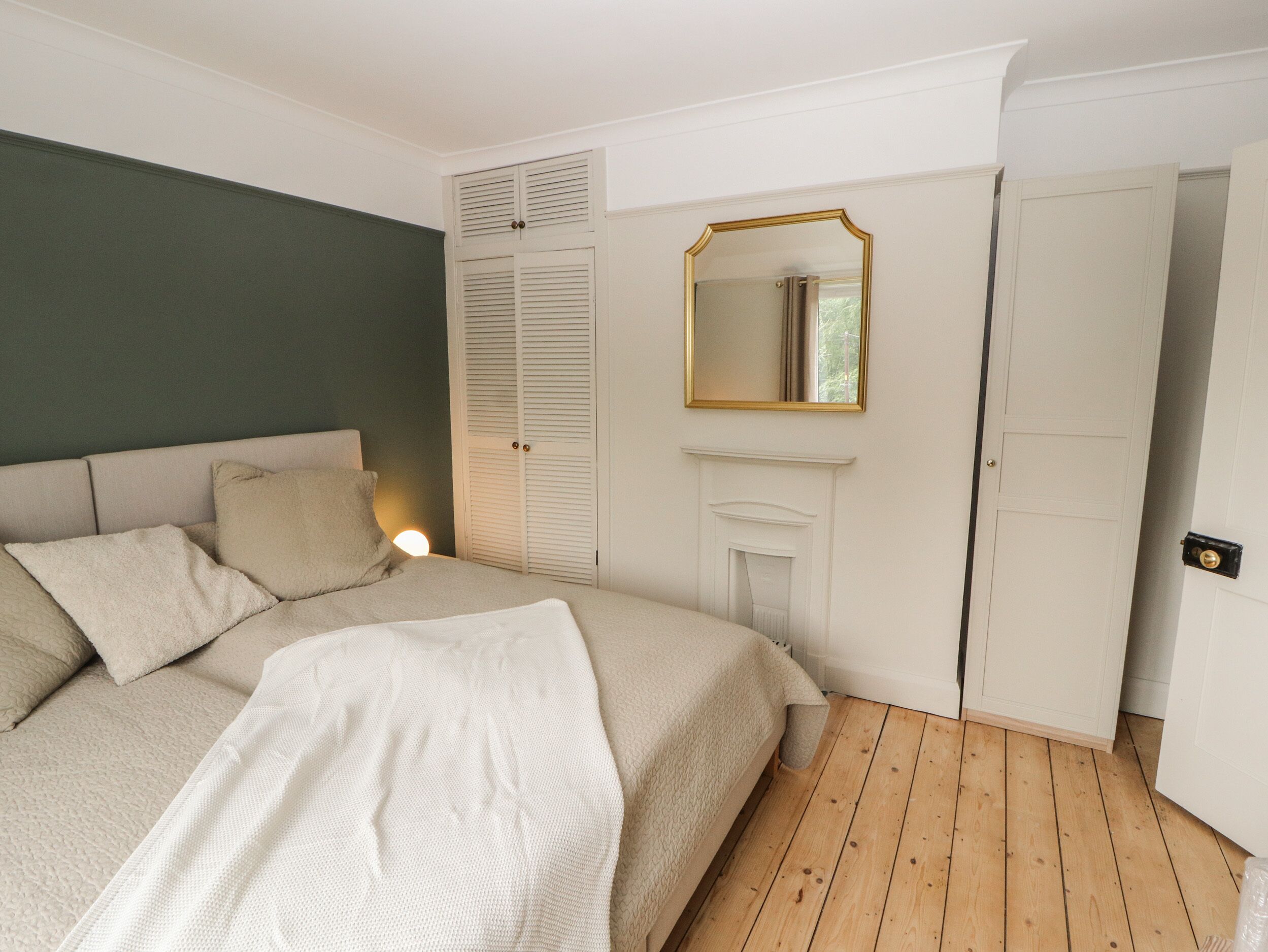 3 habitaciones, decoración personalizada y muebles diferentes 