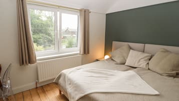 3 quartos, individualmente decorados, individualmente mobiliados