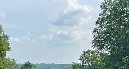 Country cabin 1. Minutes from Flight 93 Memorial/Mountain Ridge ATV Park.