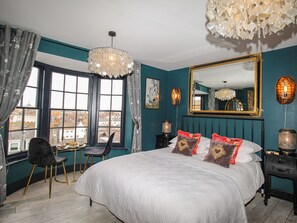 Cottage | 2 bedrooms, individually decorated, individually furnished, free WiFi - 6 The Terrace (Weymouth)