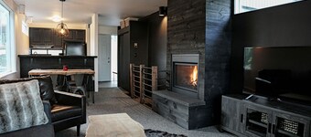 Modern Sugarbush Retreat w/ Mountain Views
