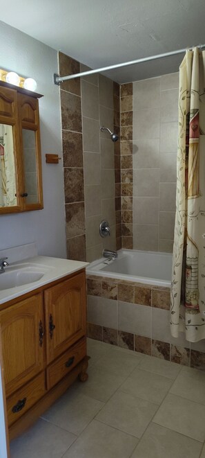 Jetted bath, hair dryer, towels, soap - Suite Country Downtown #2 Cozy and Relaxing just minutes from Lake Frances   (Valier)