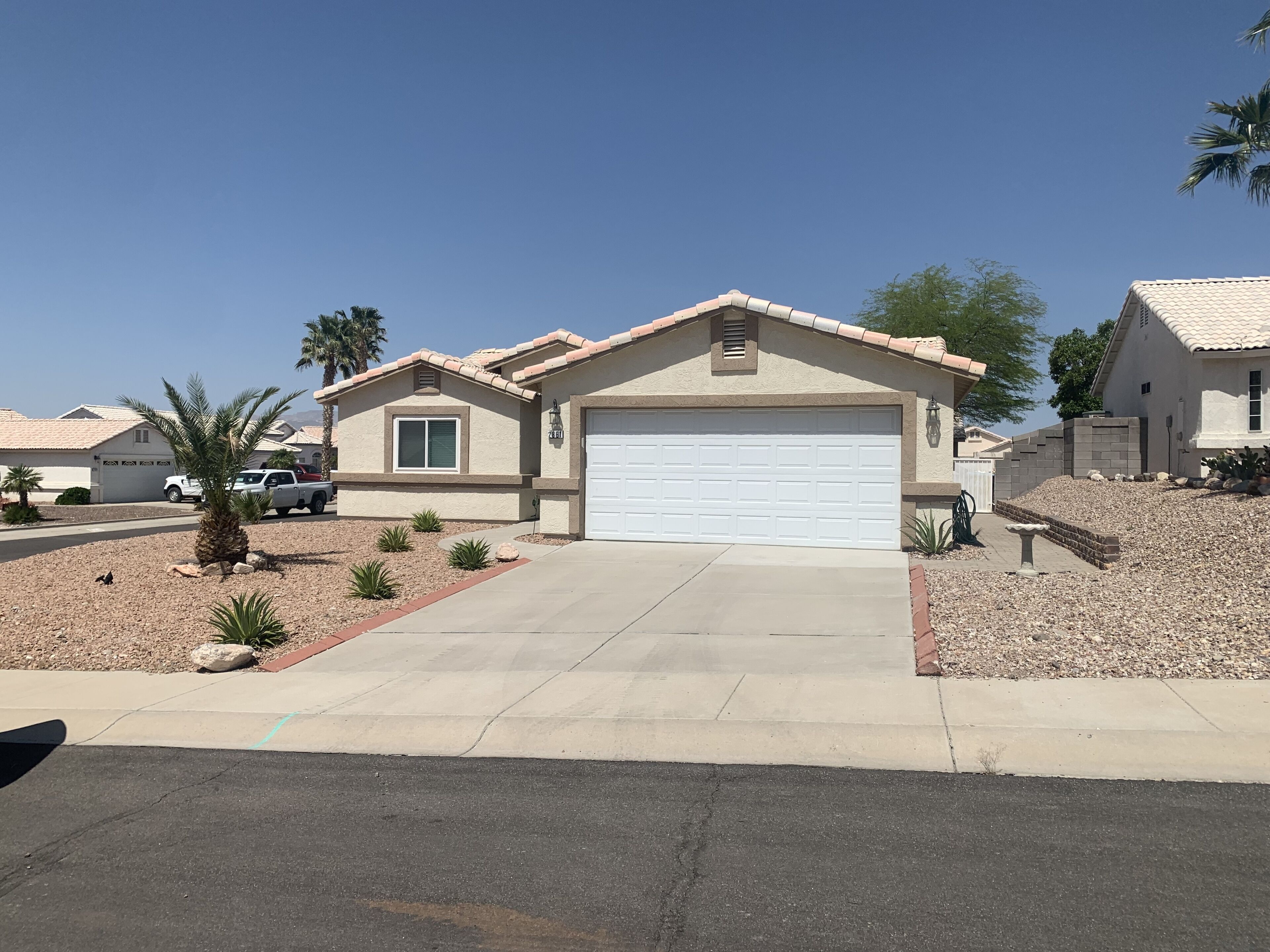 Perfect location for Snow Birds.. 4 miles from the Casinos and the river