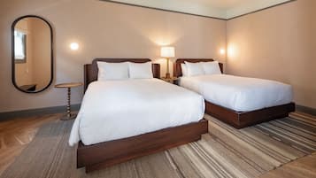 Suite Double Queen | 1 bedroom, desk, laptop workspace, iron/ironing board