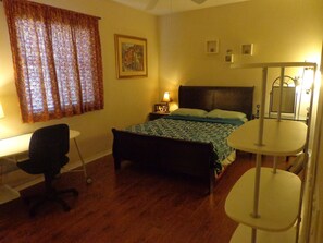 1 habitación, tabla de planchar con plancha, wifi y ropa de cama 