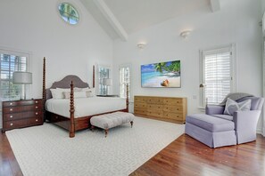 5 bedrooms, iron/ironing board, WiFi, bed sheets