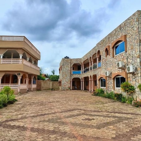 Exterior. Hôtels bois vert